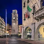 Riva Lago E Spiaggia Apartment 2 - Happy Rentals