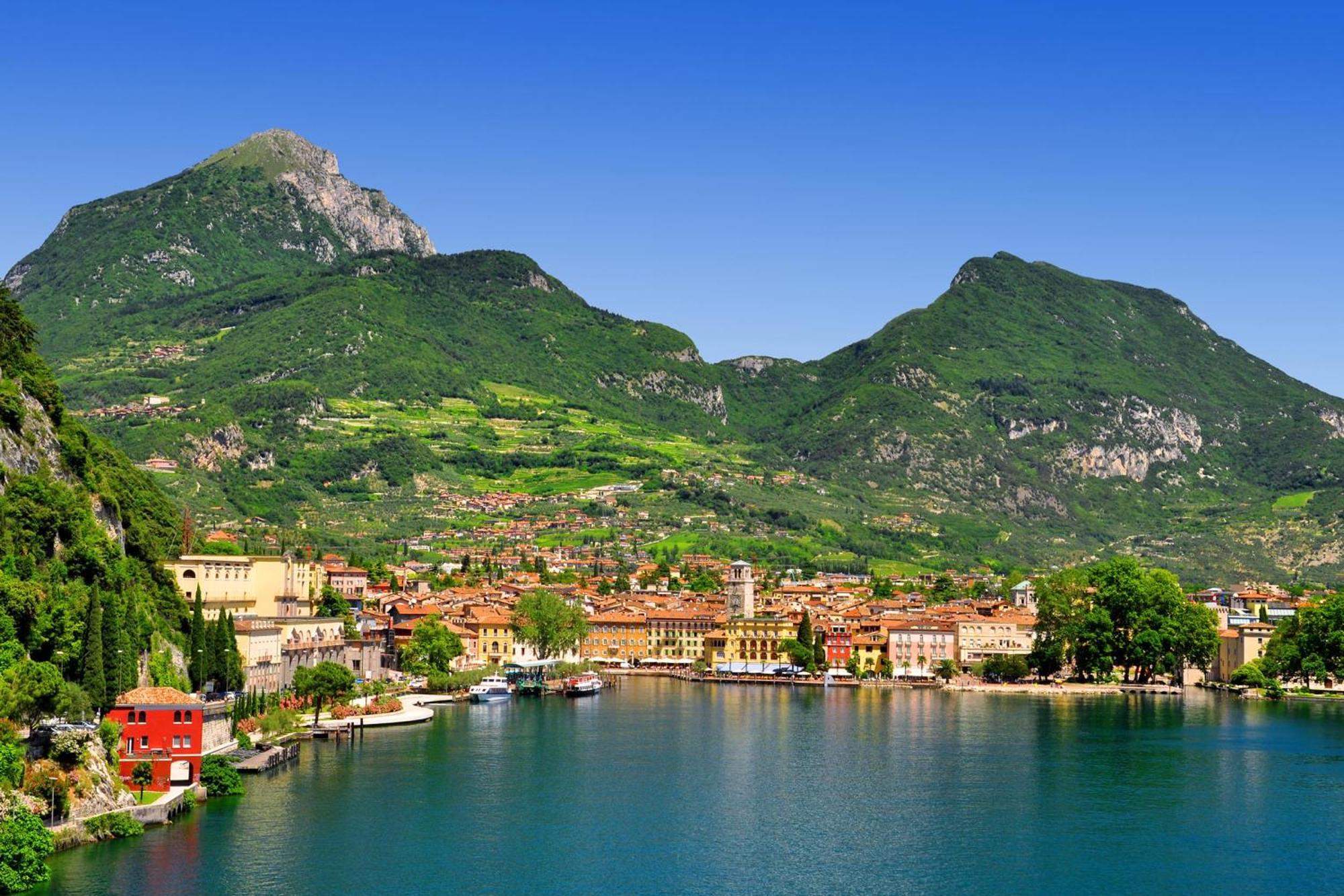 E 2 - Happy * Riva del Garda